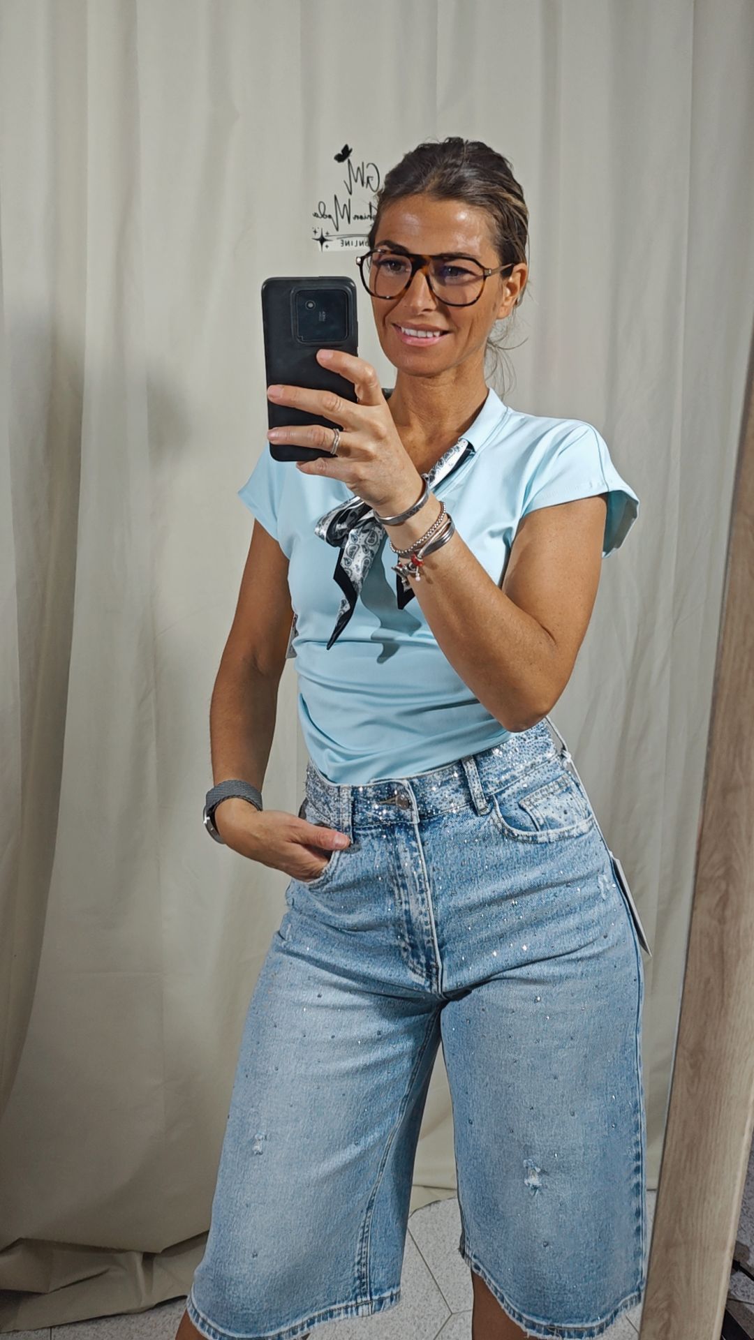 T-shirt con foulard