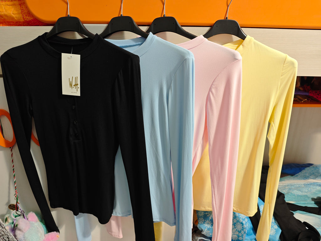Maglia con bottoni manica guanto