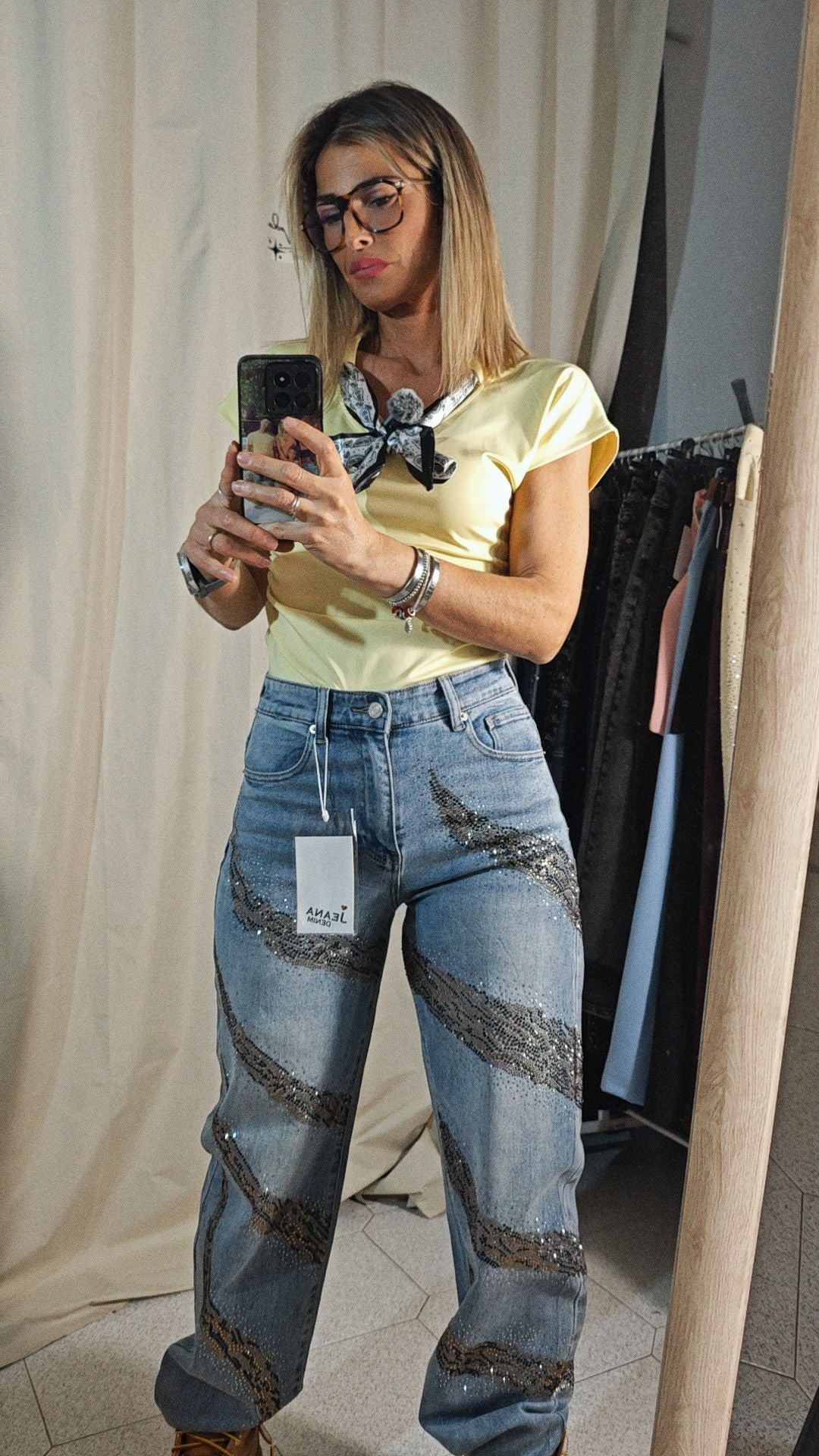 T-shirt con foulard